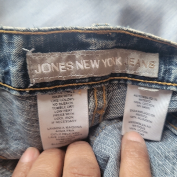 Women's Jeans - Picture 2 of 3